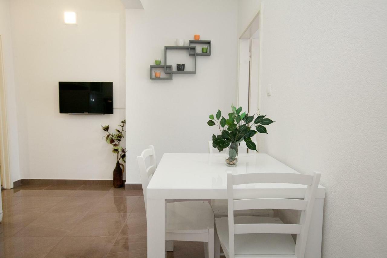 Appartement 1 *
